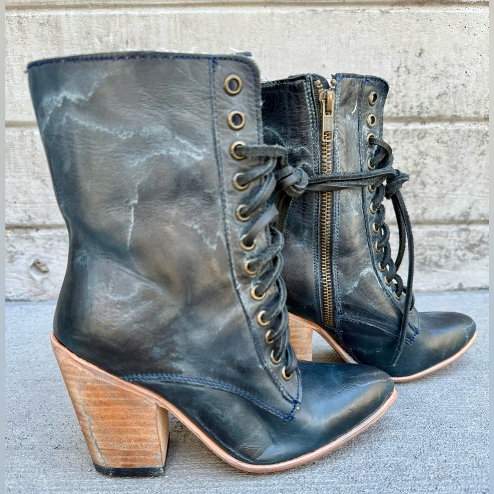 Freebird Rebel Navy/Black Lace Up Leather Boots. Size 6 Brand New
